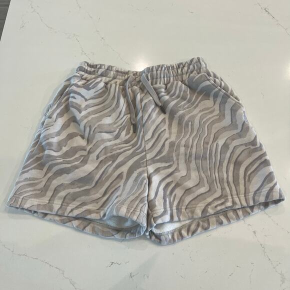 Sweaty Betty Essentials Shorts Light Grey Zebra Print Size Small‎ - Picture 3 of 10
